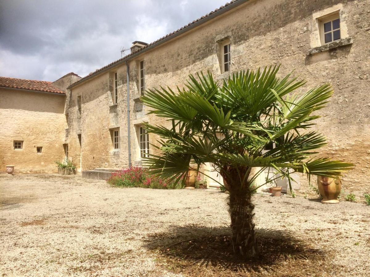 Logis De La Touche Bed & Breakfast Saint-Hilaire-des-Loges Bagian luar foto