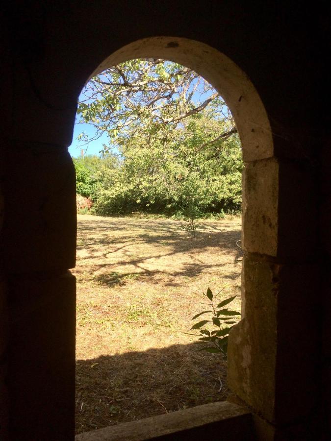 Logis De La Touche Bed & Breakfast Saint-Hilaire-des-Loges Bagian luar foto