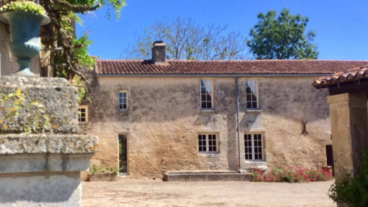 Logis De La Touche Bed & Breakfast Saint-Hilaire-des-Loges Bagian luar foto