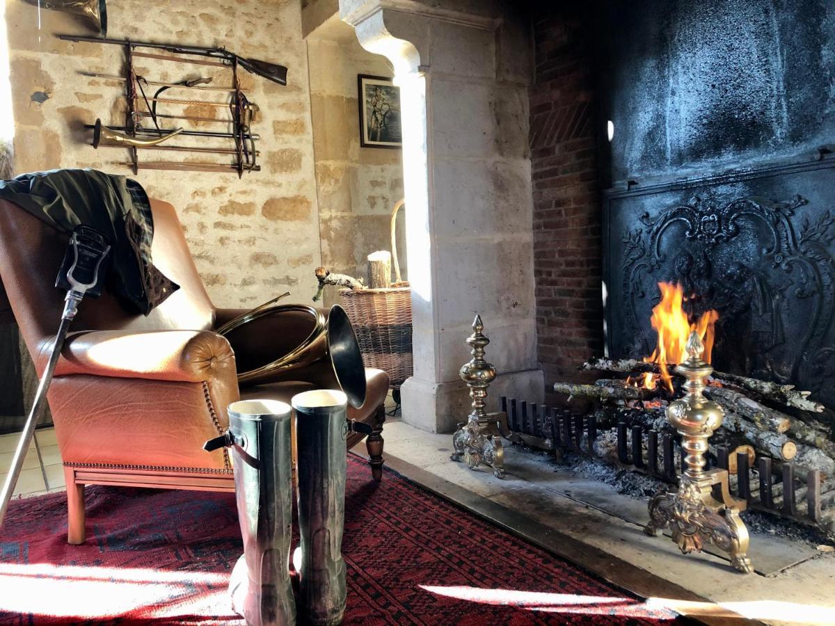 Logis De La Touche Bed & Breakfast Saint-Hilaire-des-Loges Bagian luar foto
