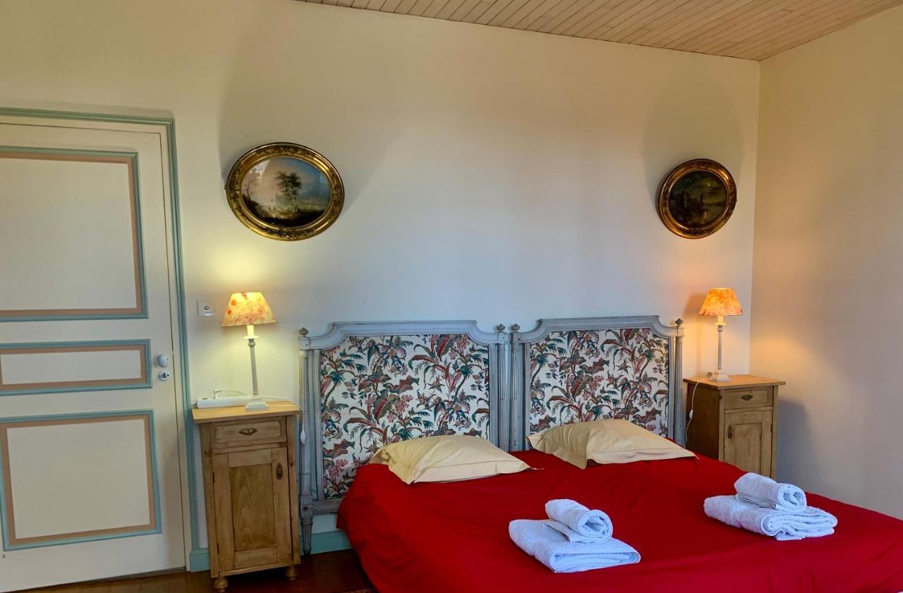 Logis De La Touche Bed & Breakfast Saint-Hilaire-des-Loges Bagian luar foto